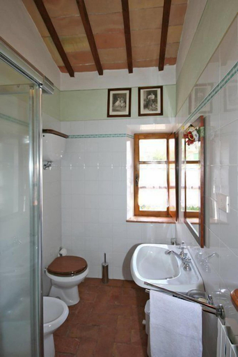 Bathroom 3, Villa Castiglione, Siena