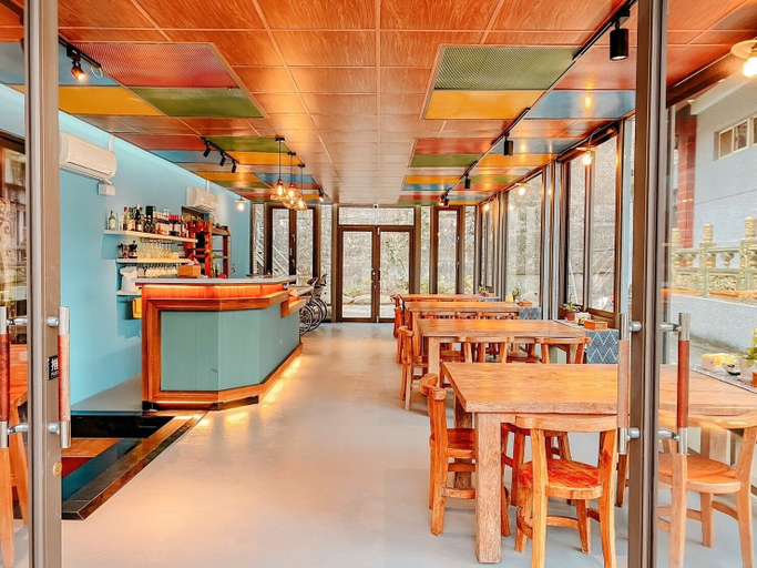 Food & Drinks 5, Lakeside 46, Hualien