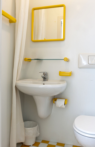 Bathroom 5, Hotel Daniela, Ferrara