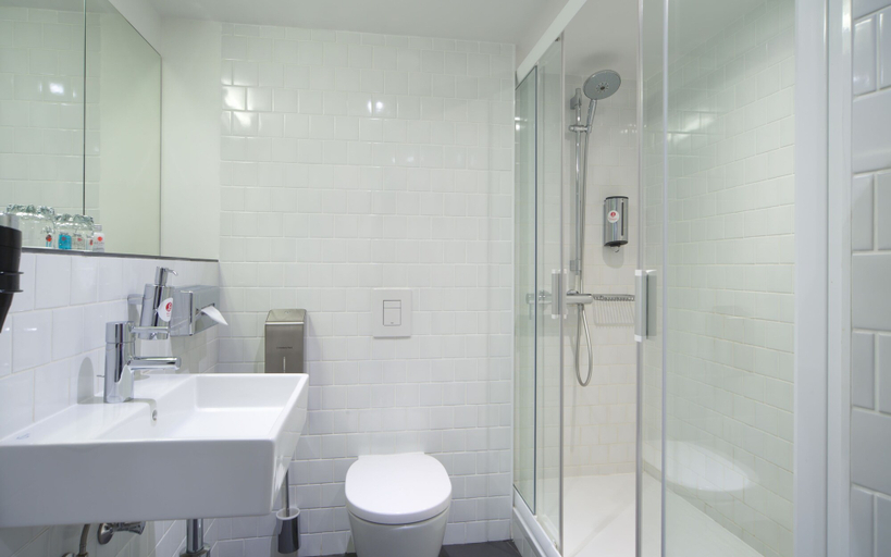 Bathroom 4, AZIMUT Hotel Murmansk, Murmansk gorod