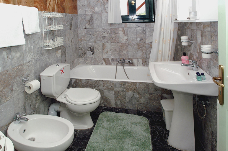 Bathroom 4, Stratos Villas, Crete