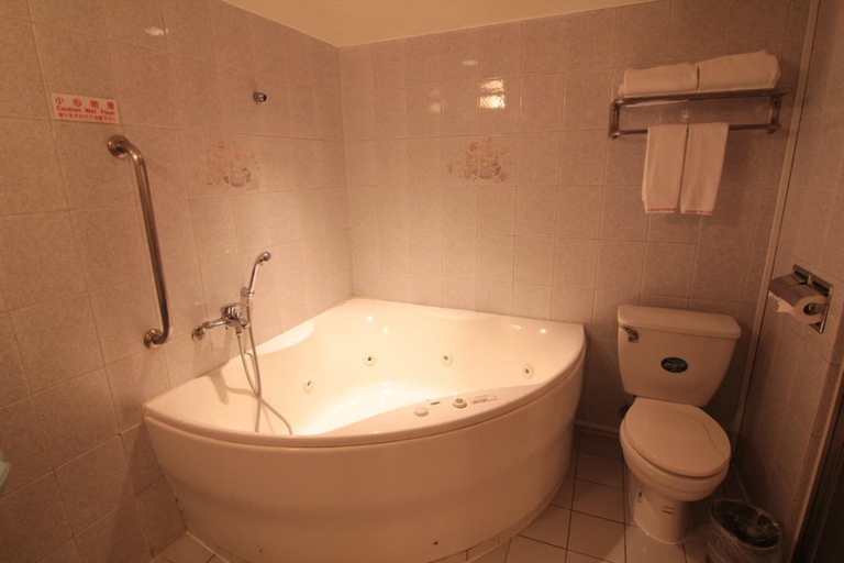 Bathroom 4, The Moon Hotel, Taipei City