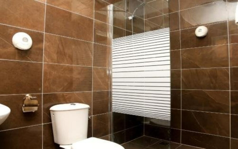 Bathroom 5, Hôtel du Plateau, Dakar