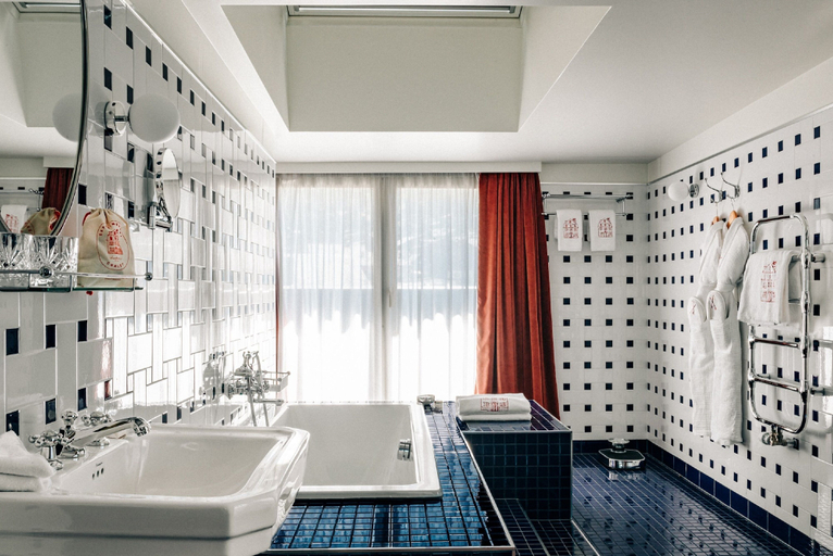 Bathroom 5, Experimental Chalet Verbier, Entremont