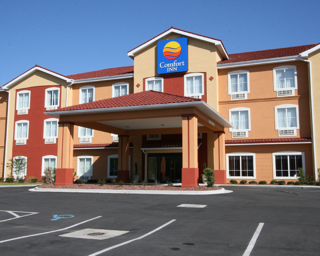 Exterior & Views 2, Comfort Inn Blackshear Hwy 84, Pierce