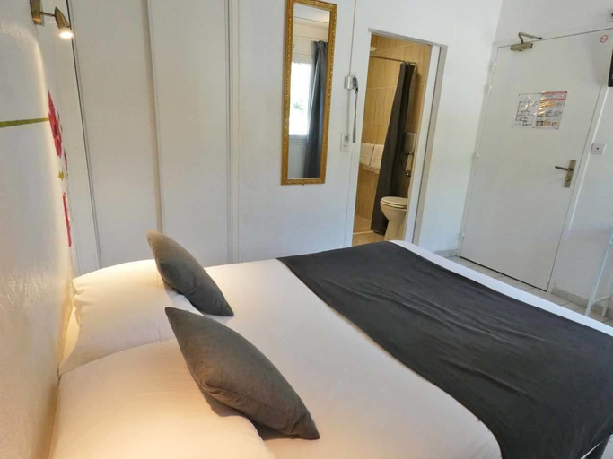 Bedroom 3, LOGIS LE SARAC HOTEL, Hérault