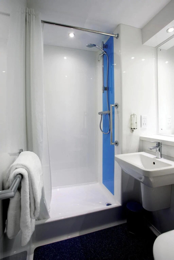 Bathroom 5, Travelodge London Docklands, London