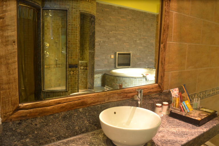 Bathroom 2, Seasons Boutique Motel, Kaohsiung