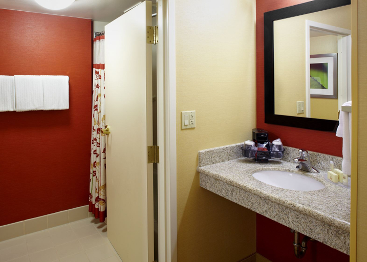 Bathroom 4, Country Inn & Suites By Radisson Convention Center, Blair