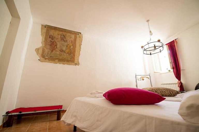 Bedroom 3, Torre della Botonta, Perugia