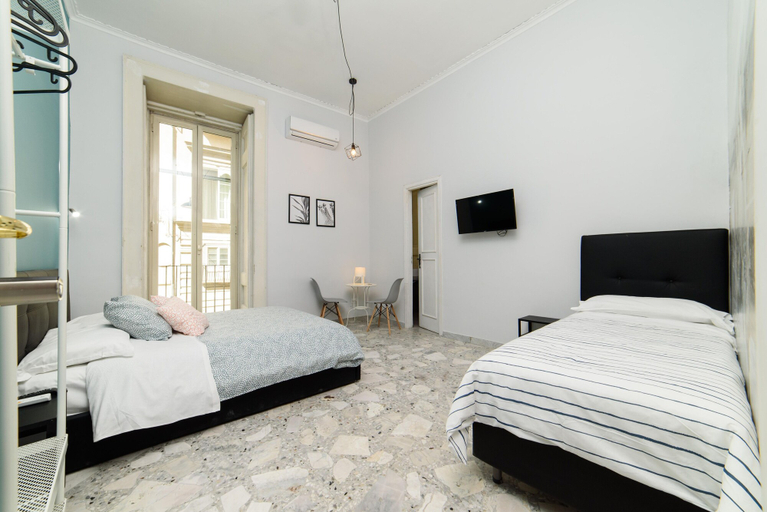 Bedroom 3, Sofia Rooms, Napoli