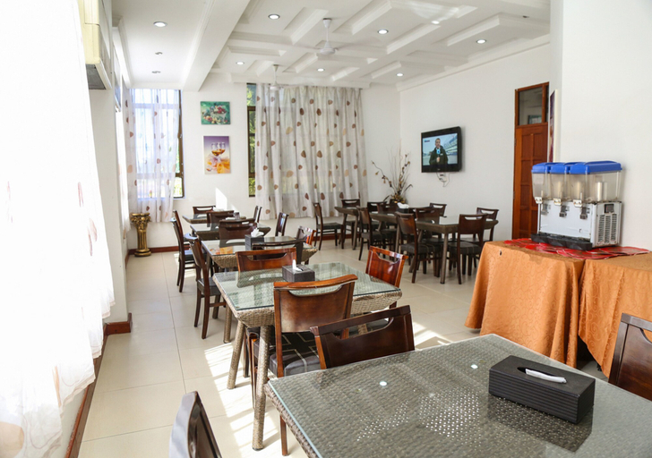 Food & Drinks 5, Hotel De Mag, Kinondoni
