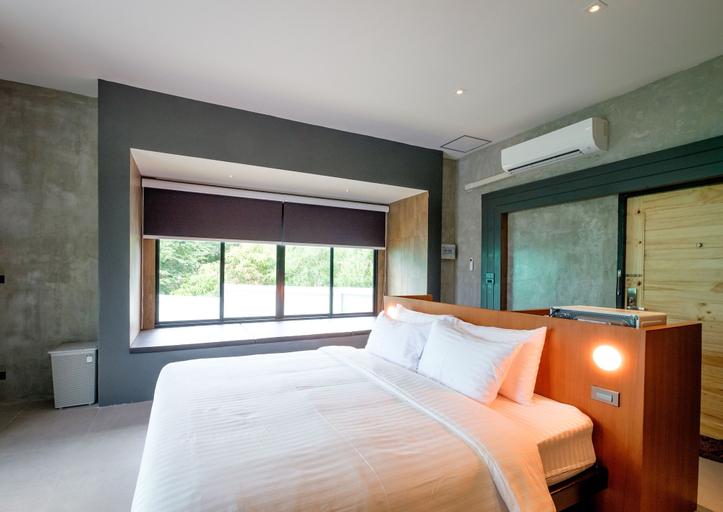 Bedroom 2, Sunshine Paradise Resort, Thap Sakae