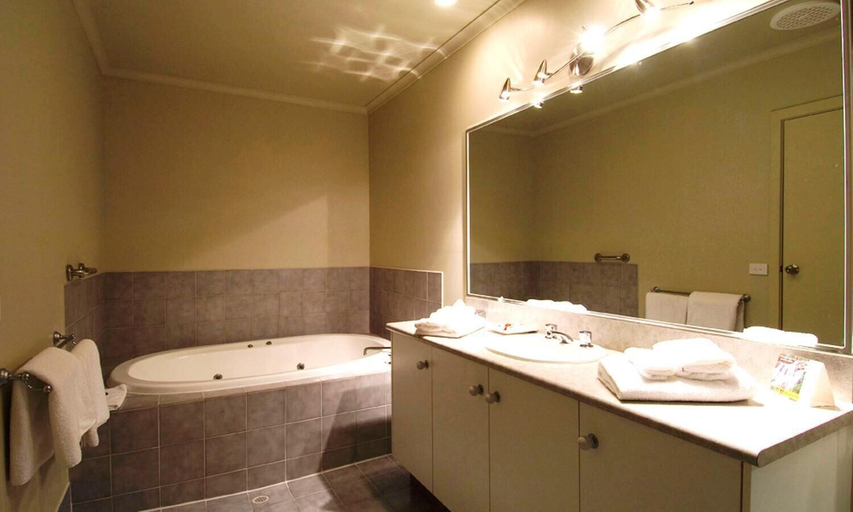 Bathroom 5, Ringwood Lake Inn, Maroondah - Ringwood
