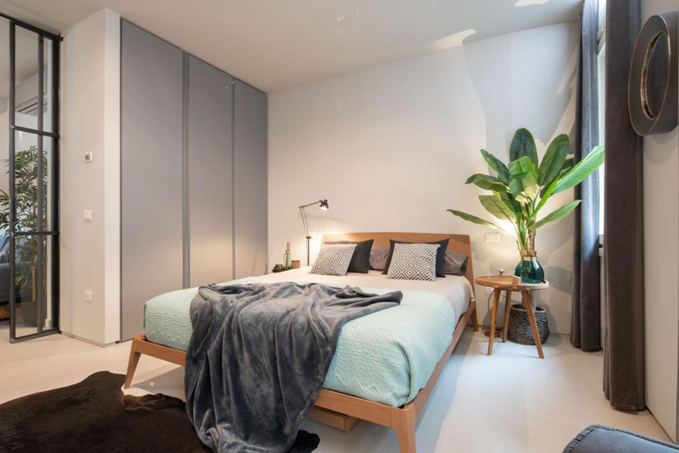 Bedroom 4, Officine Cavour Apartments, Padua