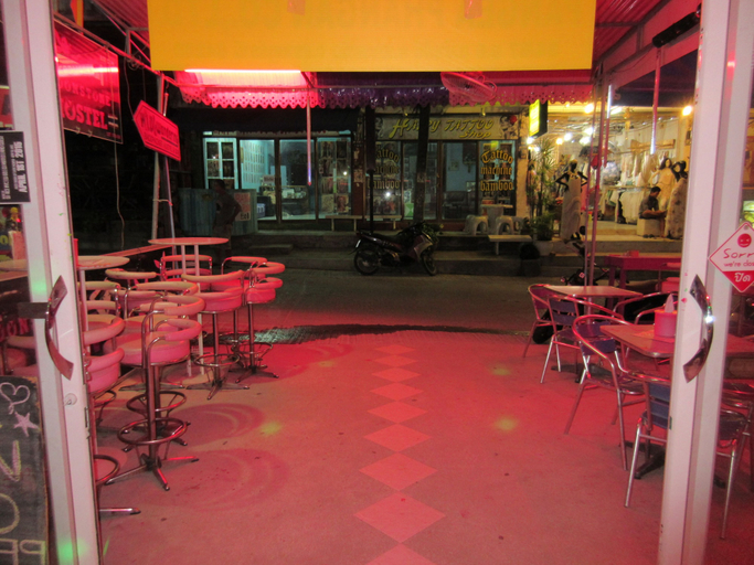Food & Drinks 5, Wild & Wandering Backpacker & Bar, Ko Phangan