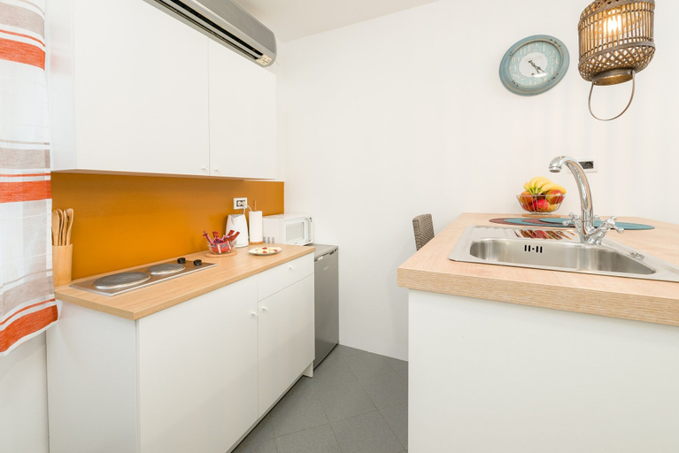 Others 5, Studio apartment Sesula, Split