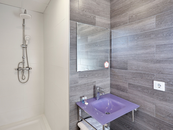 Bathroom 3, Hostal Mas Ferrer, Girona