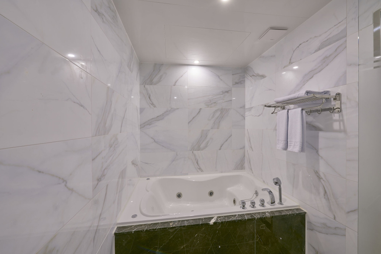 Bathroom 4, Madrid Hotel Gwangju, Gwangsan