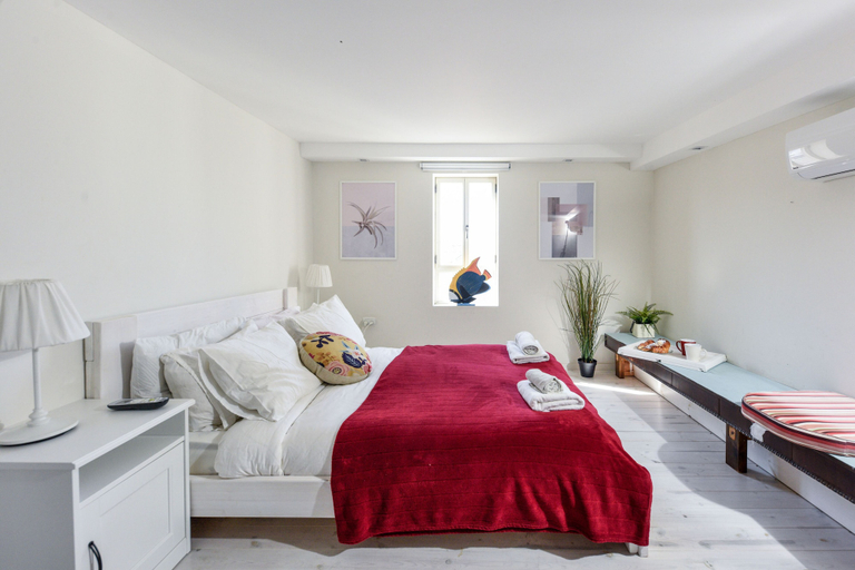 Bedroom 4, Modern Loft Retreat with Rooftop by Sea N Rent