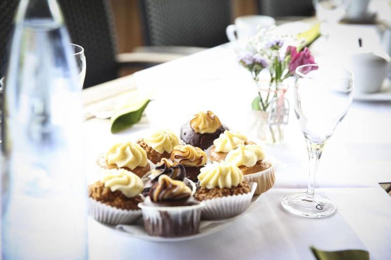 Food & Drinks 7