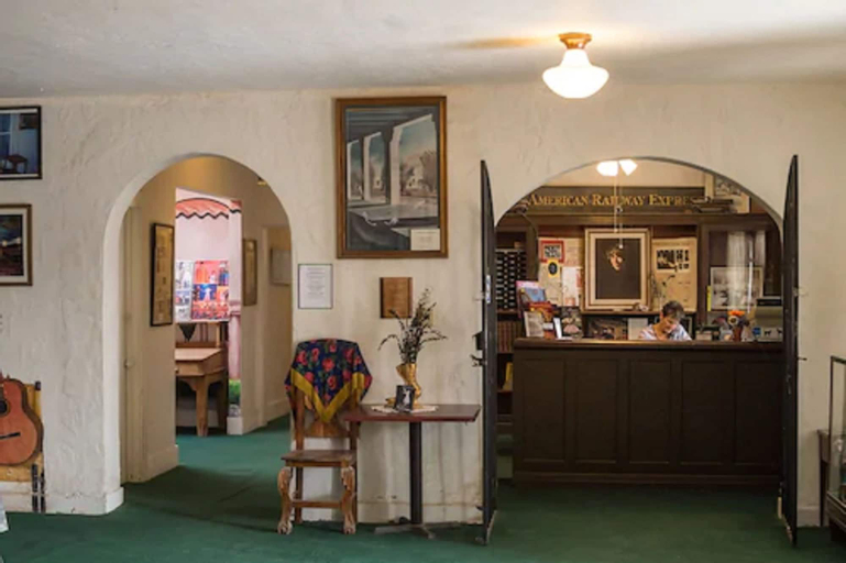 Amargosa Opera House, Inyo