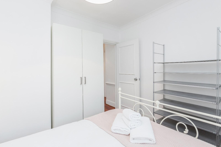 Bedroom 2, Bright stylish Nott Hill apart sleeps 6, London