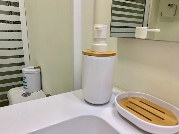 Bathroom 2, Edicifio Doctor Cuchi, Tarragona