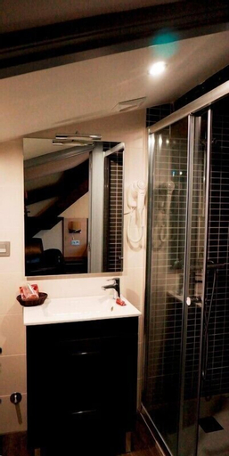 Bedroom 28