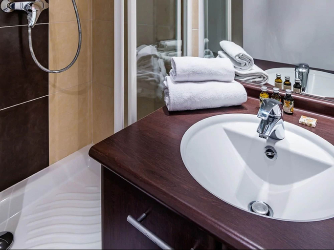 Bathroom 3, Lagrange Apart'HOTEL Paris/Boulogne, Hauts-de-Seine