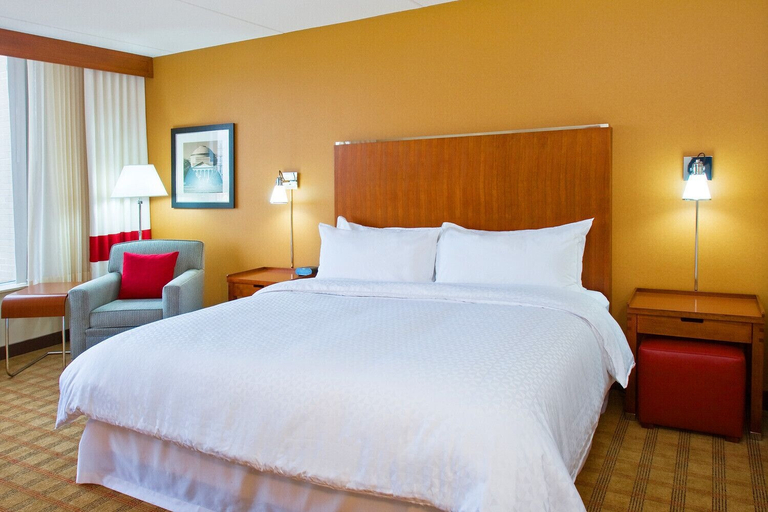 Bedroom 4, Four Points by Sheraton Winnipeg South, Division No. 11