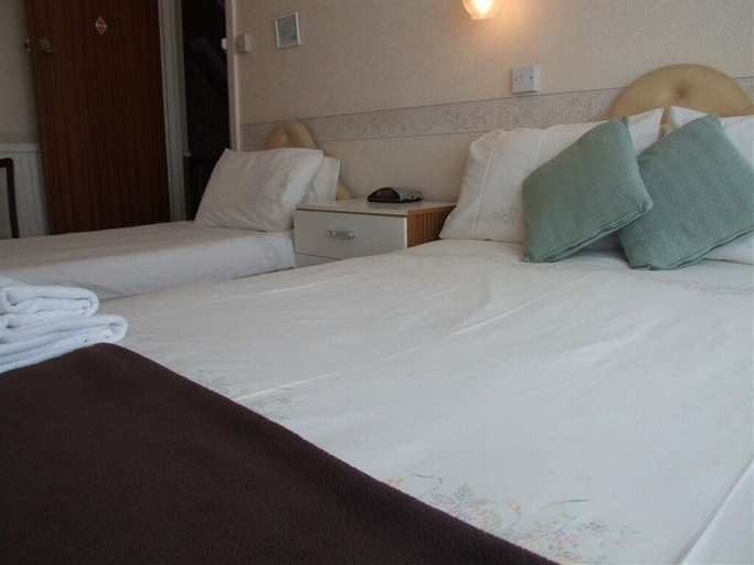 Bedroom 2, Waverley Guest House, Torbay