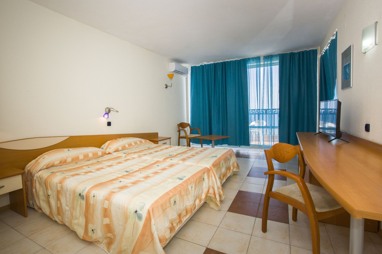 Bedroom 3, Royal Bay Hotel – All Inclusive, Nesebar