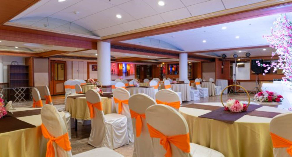 Food & Drinks 5, The Emerald Hotel & Executive Apartments, Mumbai Suburban
