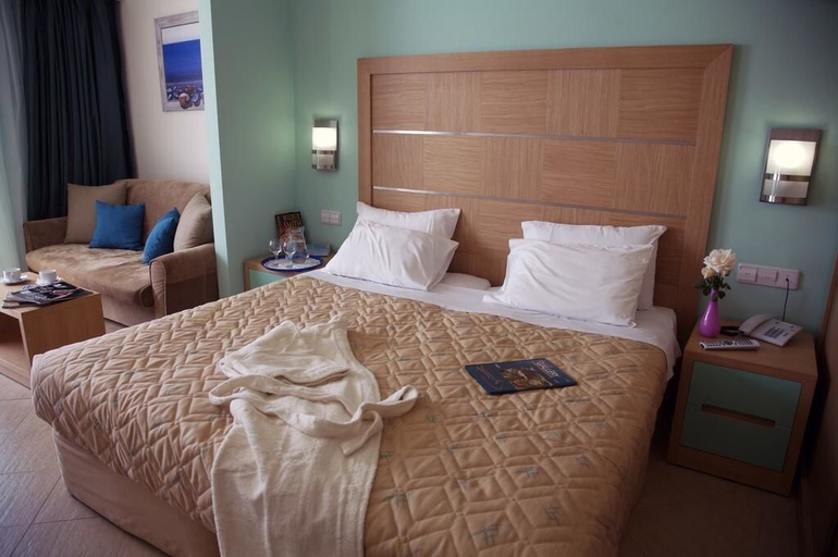 Bedroom 3, Sun Palace Hotel - All inclusive, South Aegean