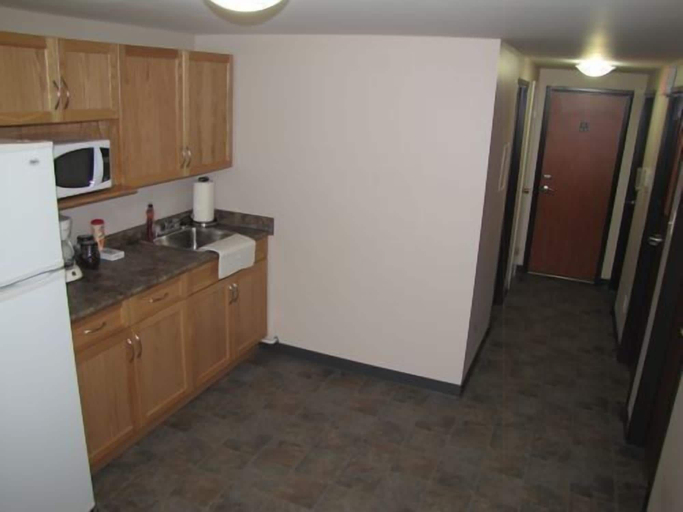 Others 5, Budget Lodge, Division No. 11