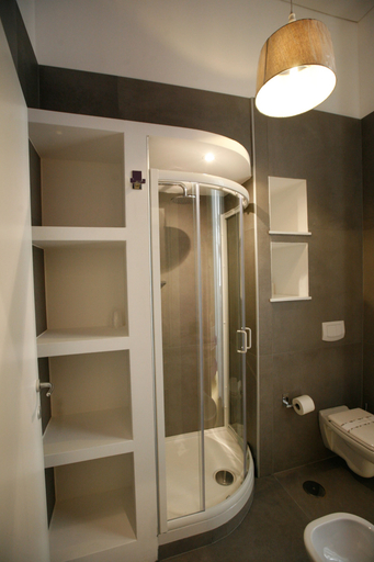 Bathroom 5, Relais Piazza del Plebiscito, Napoli