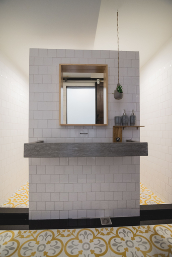 Bathroom 4, Chernchan Hostel, Muang Chanthaburi