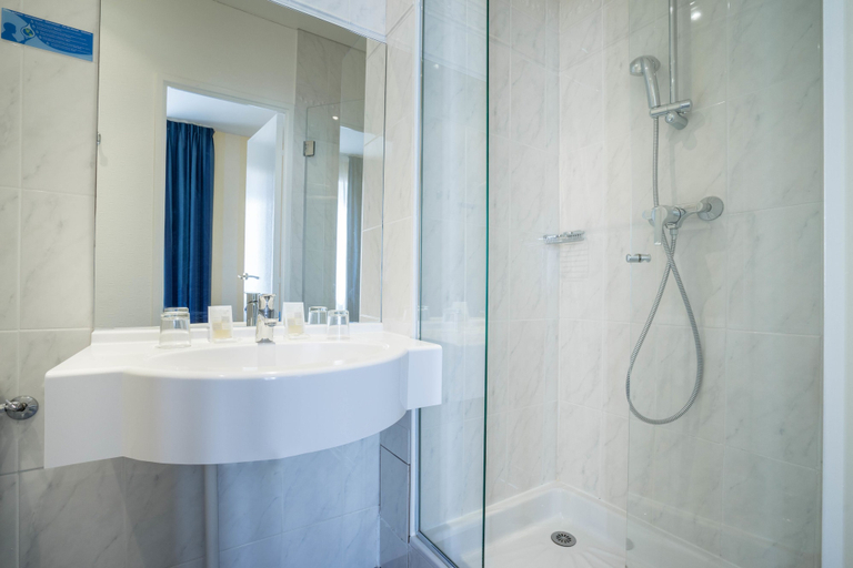 Bathroom 5, Hôtel Delambre, Paris