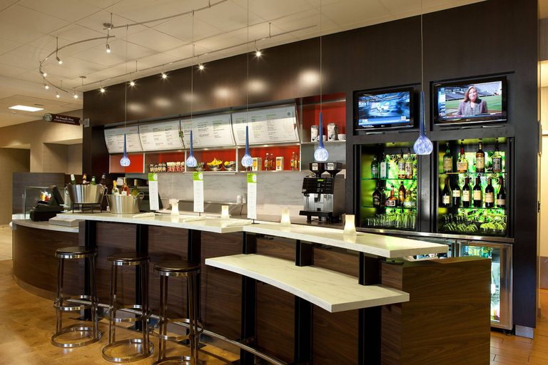 Food & Drinks 5, Courtyard by Marriott Houston Downtown/Convention Center, Houston