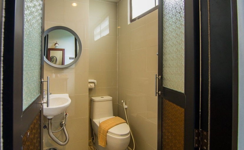 Bathroom 4, Blue Lagoon Hotel, Muang Chiang Rai