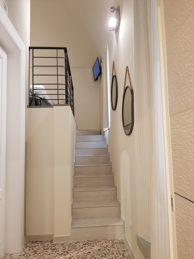 Others 5, MammaDada Guest House, Bari
