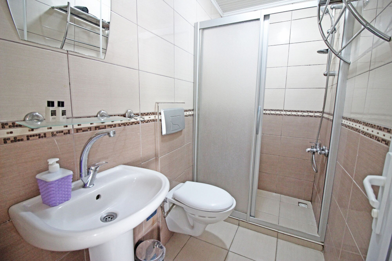 Bathroom 3, Hambarli Otel, Bozcaada