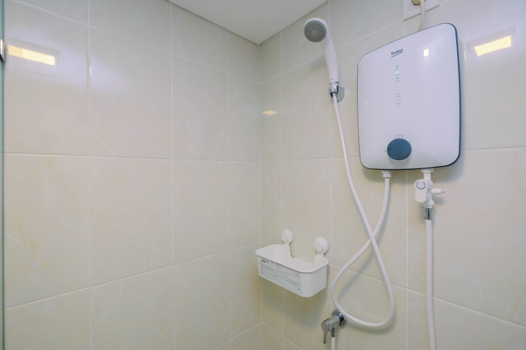 Bathroom 3, Relax 3BR Apartment at M-Town Residence, Tangerang