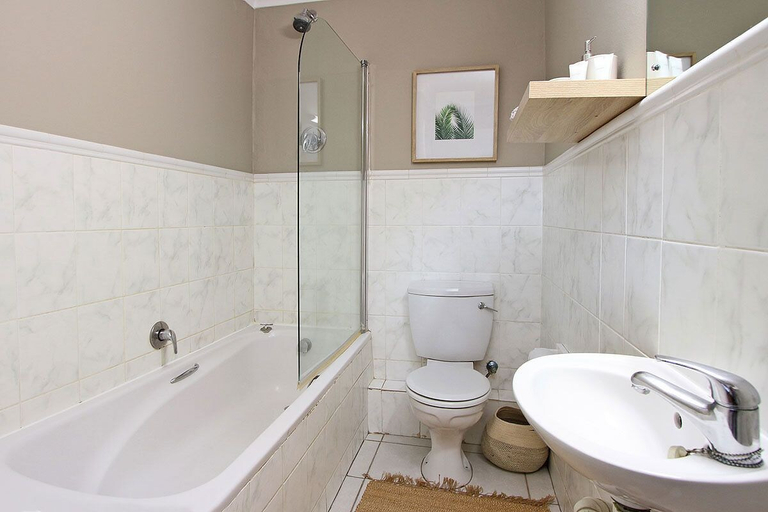 Bathroom 3, Perspectives, City of Cape Town