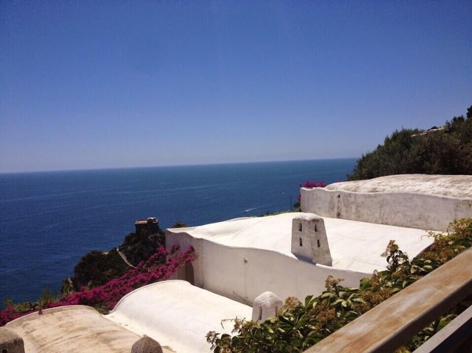 Others 4, Casa Roberta, Salerno