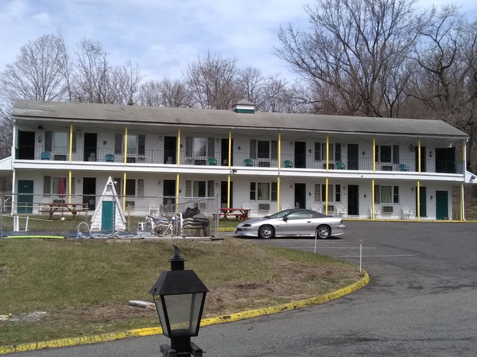 Exterior & Views 2, Green Valley Motel, Bennington