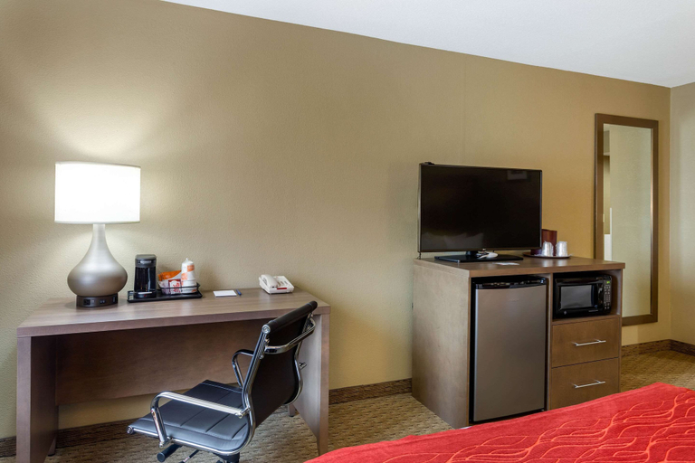 Bedroom 3, Comfort Inn Marshall Station, Saline