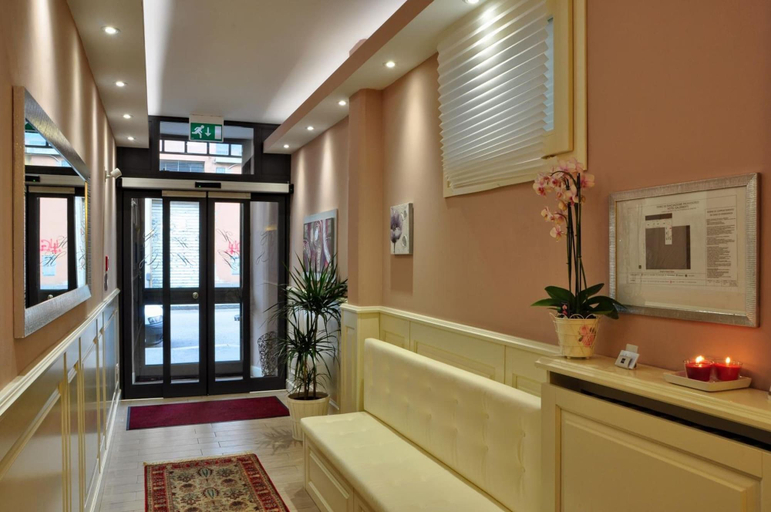 Others 5, Hotel Galimberti, Torino