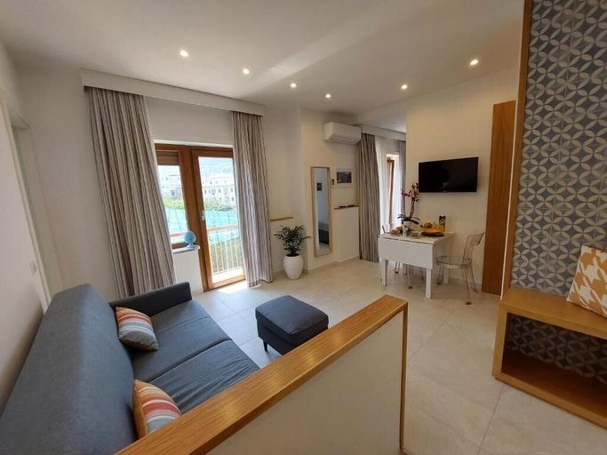 Bedroom 3, MISTRAL LUXURY SUITES, Napoli